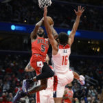 Kuzma hits late 3-pointer to lift Wizards past Bulls, 100-97