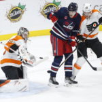 Carter Hart makes 40 saves, Flyers beat Jets 4-0