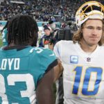 Lawrence rallies Jaguars from 27 down to beat Chargers 31-30
