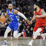 Antetokounmpo has season-high 21 rebounds, Bucks top Raptors