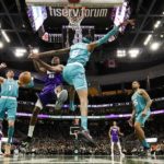 Rozier, record 1st quarter lead Hornets past Bucks 138-109