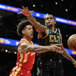 Rozier caps 19-point rally, Hornets end Hawks' 5-game streak