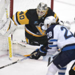 Scheifele scores twice as Jets race by Penguins 4-1