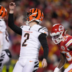 Chiefs top Bengals 23-20 on last-second kick for AFC title