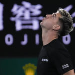 Murray edges Kokkinakis after 4 a.m. at Australian Open