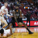 Nets top Heat 102-101, lose Durant to right knee injury