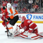 Carter Hart makes 30 saves as Flyers defeat Red Wings 2-1