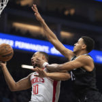 Sabonis has triple-double, Kings rout skidding Rockets