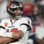 Prescott outshines Brady, Cowboys dominate Buccaneers 31-14