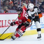 Toews, Blackhawks end long losing drought in Philadelphia