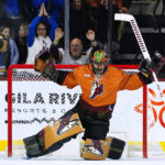 Schmaltz has hat trick to back Vejmelka in Coyotes' 5-0 win