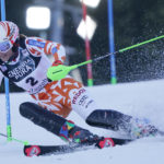 Shiffrin takes slalom to move within 1 win of Vonn's record