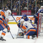 Nylander helps Maple Leafs beat slumping Islanders 5-2