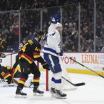 Stamkos gets 500th goal in hat trick, Lightning beat Canucks