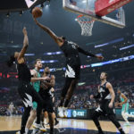 Clippers extend win streak to 4 with 138-100 rout of Spurs