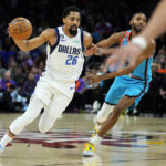 Dinwiddie scores 36, Mavs top Suns 99-95 after Doncic hurt