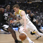 Lauri Markkanen returns to help Jazz rout Clippers