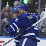 Nylander helps Maple Leafs beat slumping Islanders 5-2