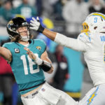 Lawrence rallies Jaguars from 27 down to beat Chargers 31-30