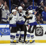 Hedman lifts Lightning over Bruins for 11th straight at home