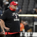 Mahomes sets record, Chiefs beat Raiders for AFC's top seed