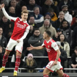 Arsenal 8 points clear, commanding Premier League title race