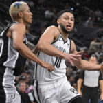 Johnson hits career-high 34, Spurs top Nets, end 5-game skid