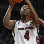 Boston's sets record, No. 1 Gamecocks top Arkansas 92-46