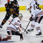 Stauber wins again, Blackhawks beat Flames 5-1