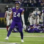 Giants outlast Vikings 31-24 for 1st playoff win in 11 years
