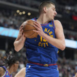 Jokic, Murray help Nuggets top Mitchell-less Cavs 121-108
