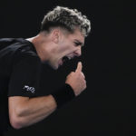 Murray edges Kokkinakis after 4 a.m. at Australian Open