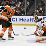 Konecny, Farabee lead Flyers to 4-1 win over Ducks