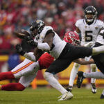 Chiefs, led by hobbled Mahomes, beat Jags 27-20 in playoffs