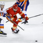 Lucic, Coleman score early as Flames beat Islanders 4-1