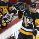 Scheifele scores twice as Jets race by Penguins 4-1