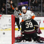 Fowler scores twice, Ducks knock off Coyotes 5-2