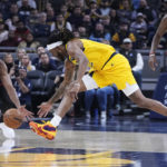 Colllns beats buzzer with tip-in, Hawks edge Pacers 113-111