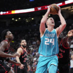 Siakam scores 35, Raptors beat Hornets for 3rd straight win