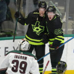 Radek Faksa scores twice, 1st-place Stars beat Coyotes 4-0