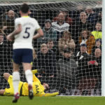 Arsenal 8 points clear, commanding Premier League title race