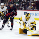 Andersen withstands blunder as Hurricanes top Penguins 2-1