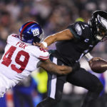 Hurts returns from injury, leads Eagles to No. 1 seed in NFC