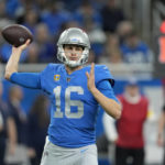 Lions rout Bears 41-10 and take playoff hopes to Green Bay