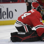 Karlsson gets franchise record as Sharks beat Blackhawks 5-2