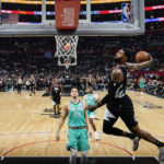 Clippers extend win streak to 4 with 138-100 rout of Spurs
