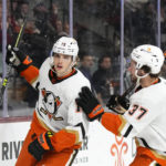 Fowler scores twice, Ducks knock off Coyotes 5-2