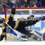 Hedman lifts Lightning over Bruins for 11th straight at home