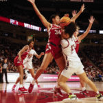 Boston's sets record, No. 1 Gamecocks top Arkansas 92-46