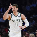Bucks come from 17 down, stop Knicks' four-game win streak